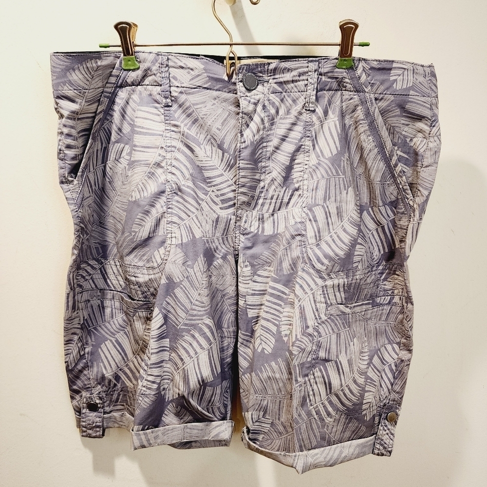 DEMOCRACY Ab Technology Womes Gray Tropical Bermuda Shorts size 14